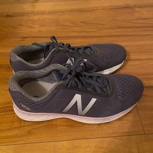 New balance fresh Foam women’s 8.5 blue